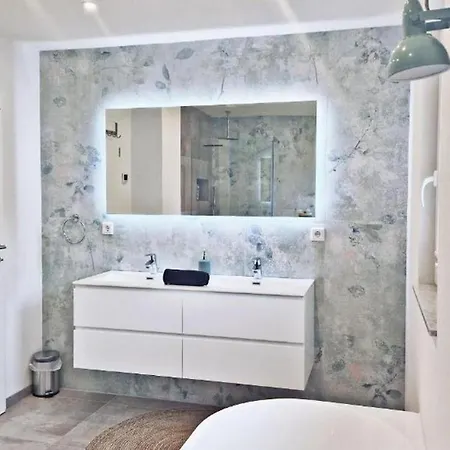5bdr Lovely And Cozy Holiday With Mountain Views Schauenburg